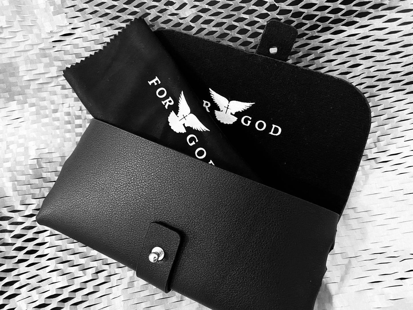 仿皮眼鏡套 附擦拭巾