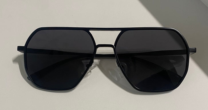 五角鐵架復古墨鏡 Pentagonal iron frame retro sunglasses