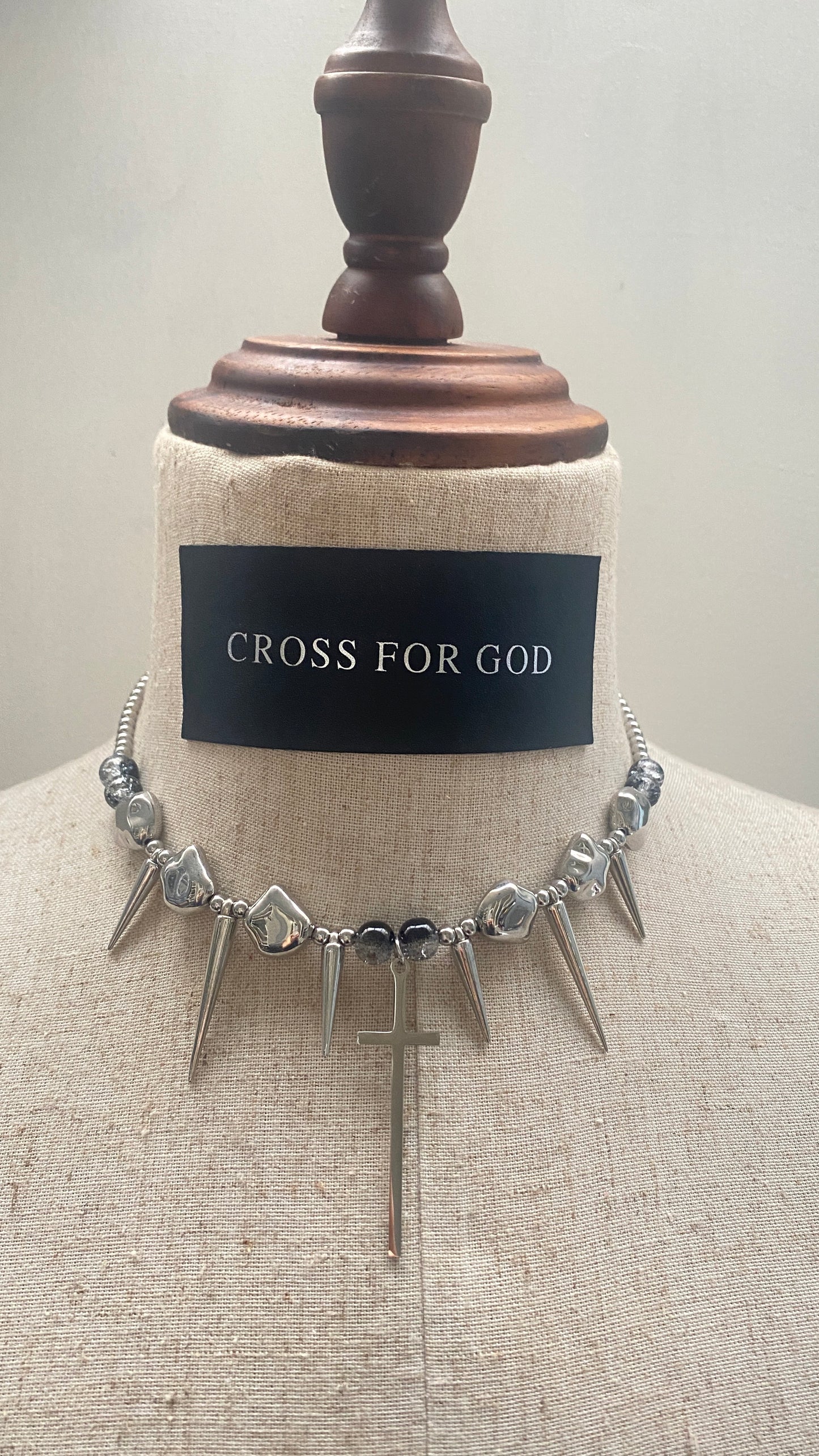 cross rivet necklace 十字架鉚釘頸鍊