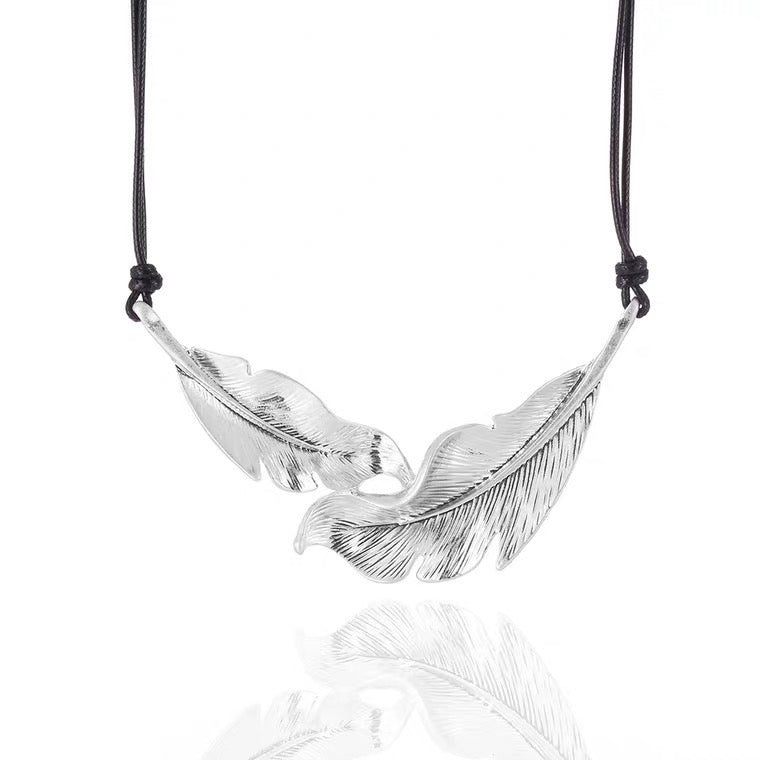 SILVER LEAVE  NECKLACE