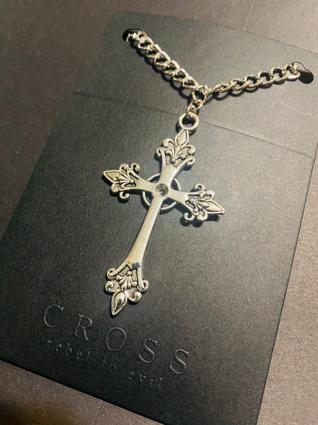 CARVED CROSS 雕花十字架